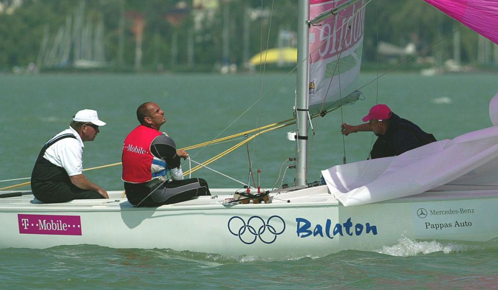 Wossala György (fehér sapkában) a Balatonon / Fotó: Mediaworks